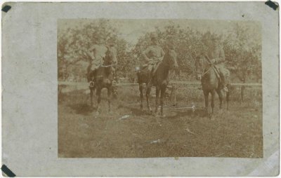 Kariai ant žirgų – karo lauko paštu siųstas atvirukas, 1916 m.
