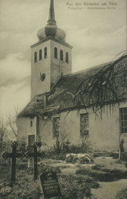 Atvirukas su 1915 m. apgriautos Piktupėnų evangelikų liuteronų bažnyčios vaizdu